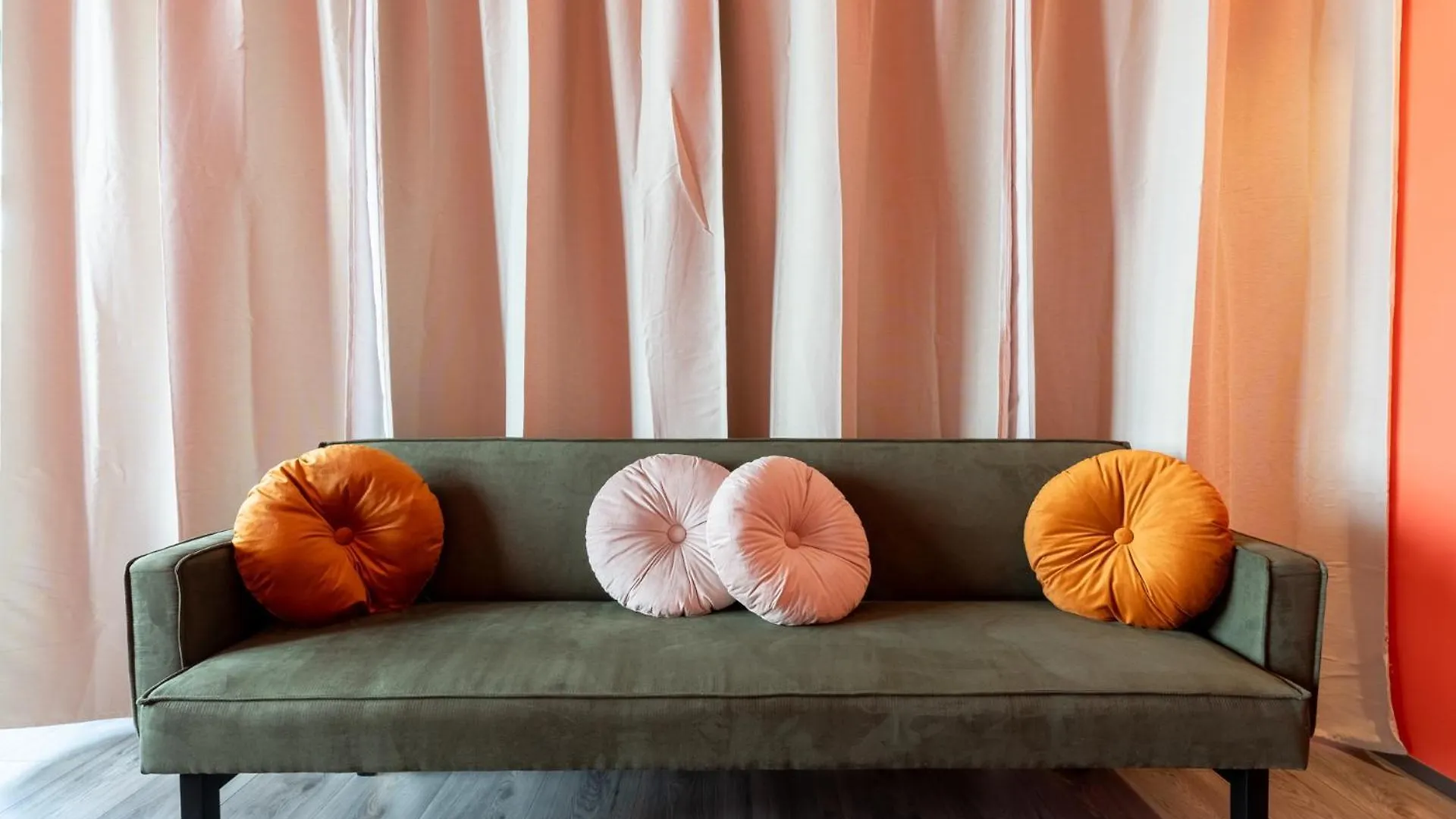 Mue Cubes - Capsule Hotel Bazylea Szwajcaria
