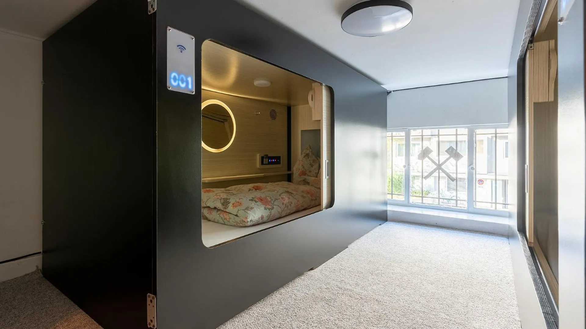 Mue Cubes - Capsule Hotel Bazylea