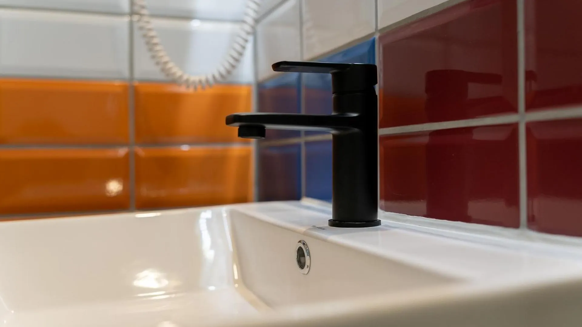 Mue Cubes - Capsule Hotel Basel