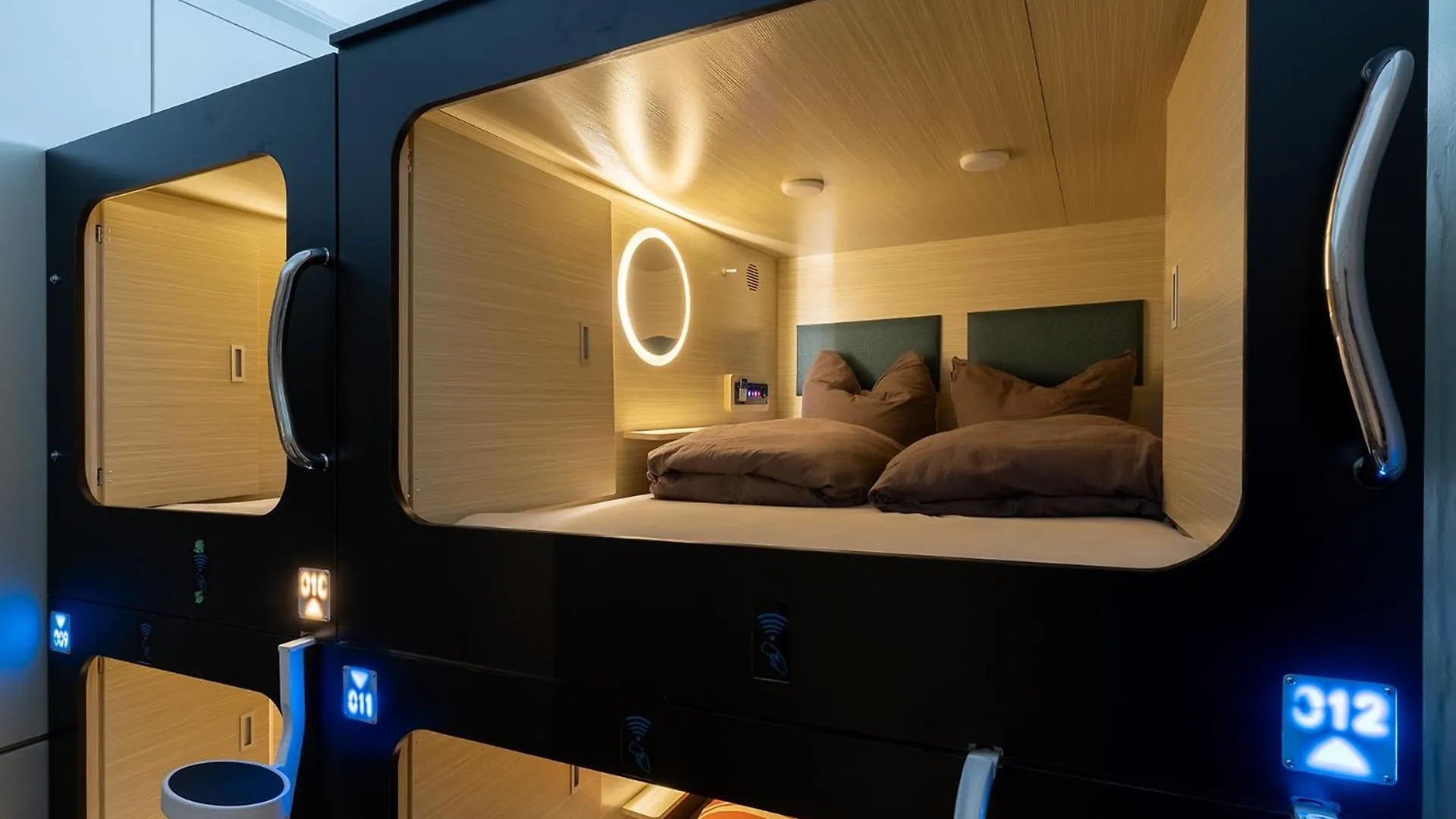 Mue Cubes - Capsule Hotel Basel