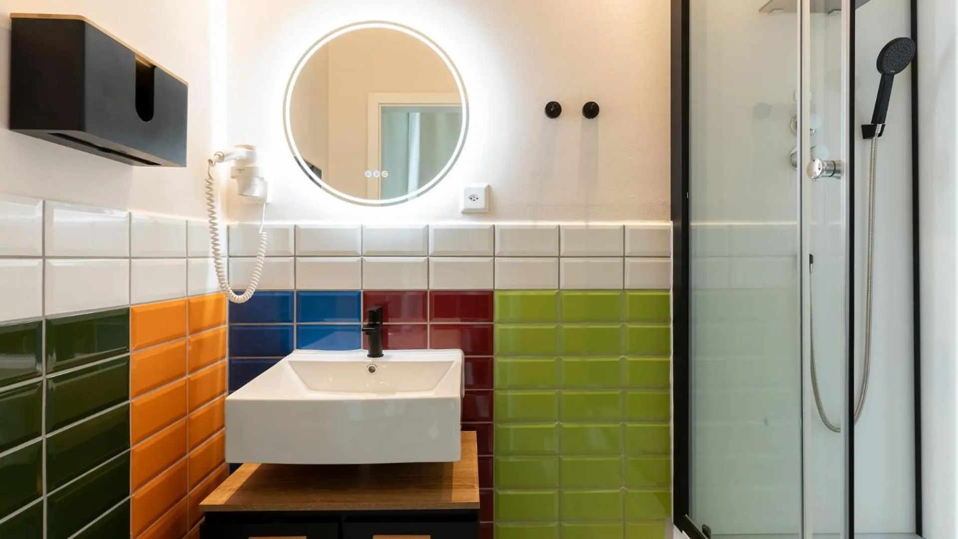 Mue Cubes - Capsule Hotel Basel