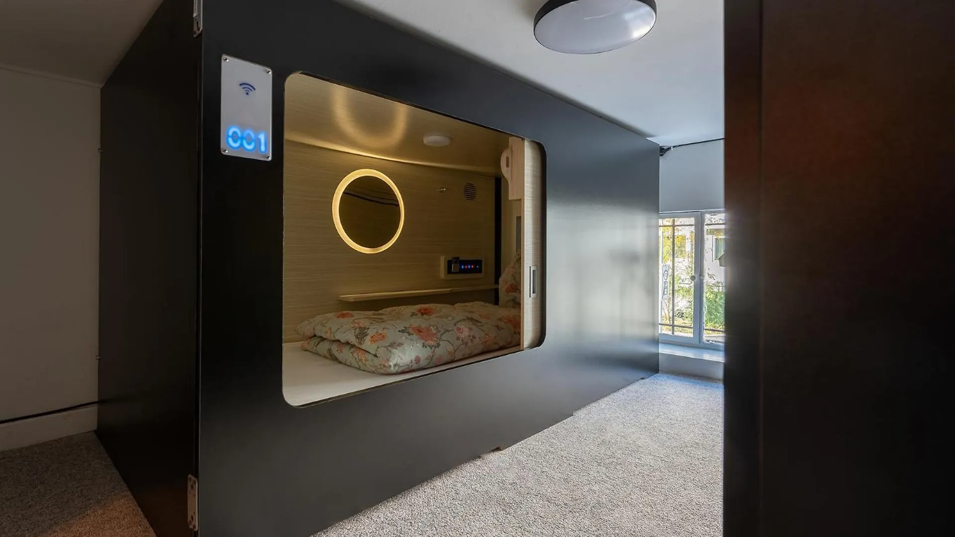Mue Cubes - Capsule Hotel Basel