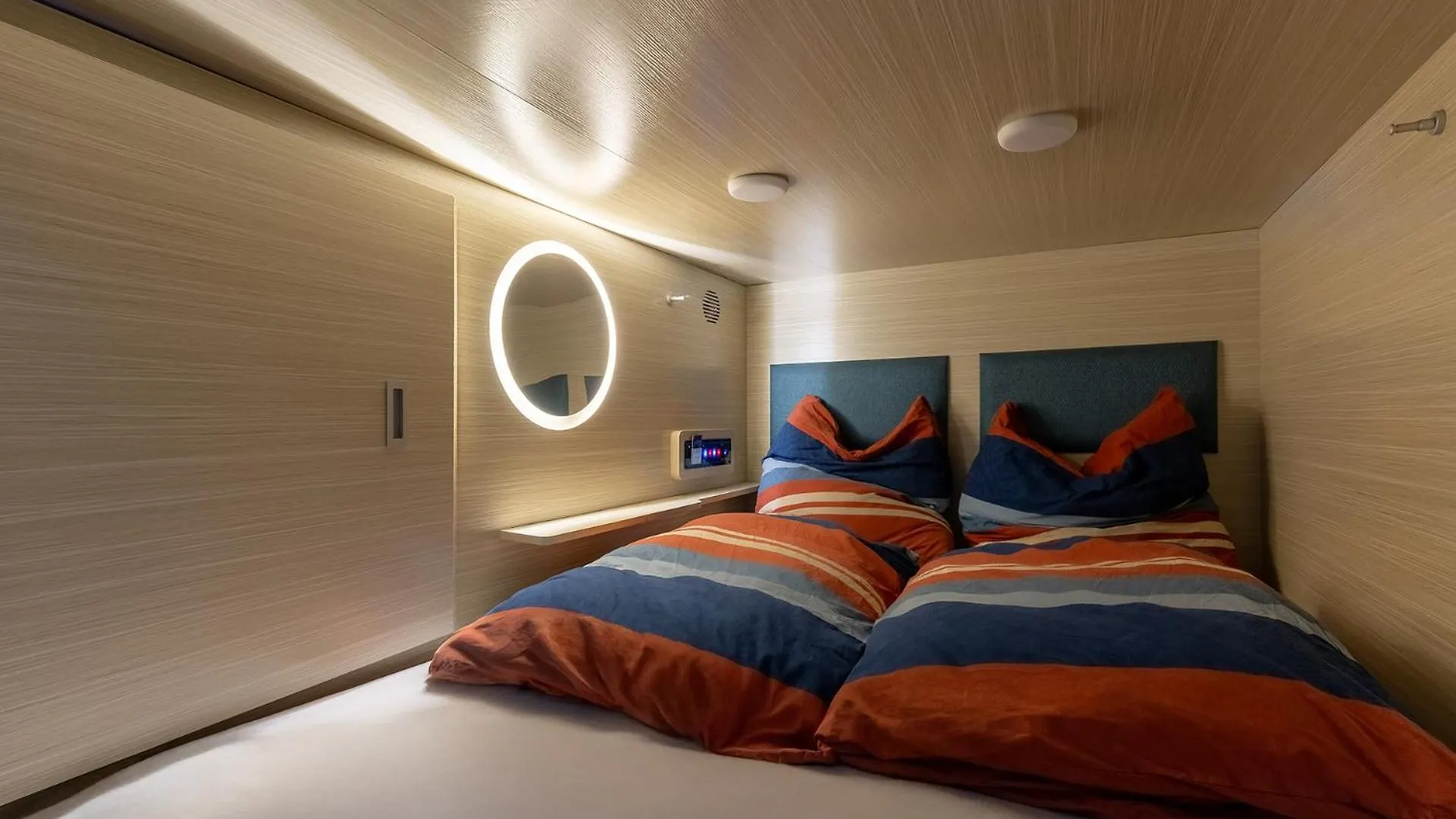 Mue Cubes - Capsule Hotel Basel