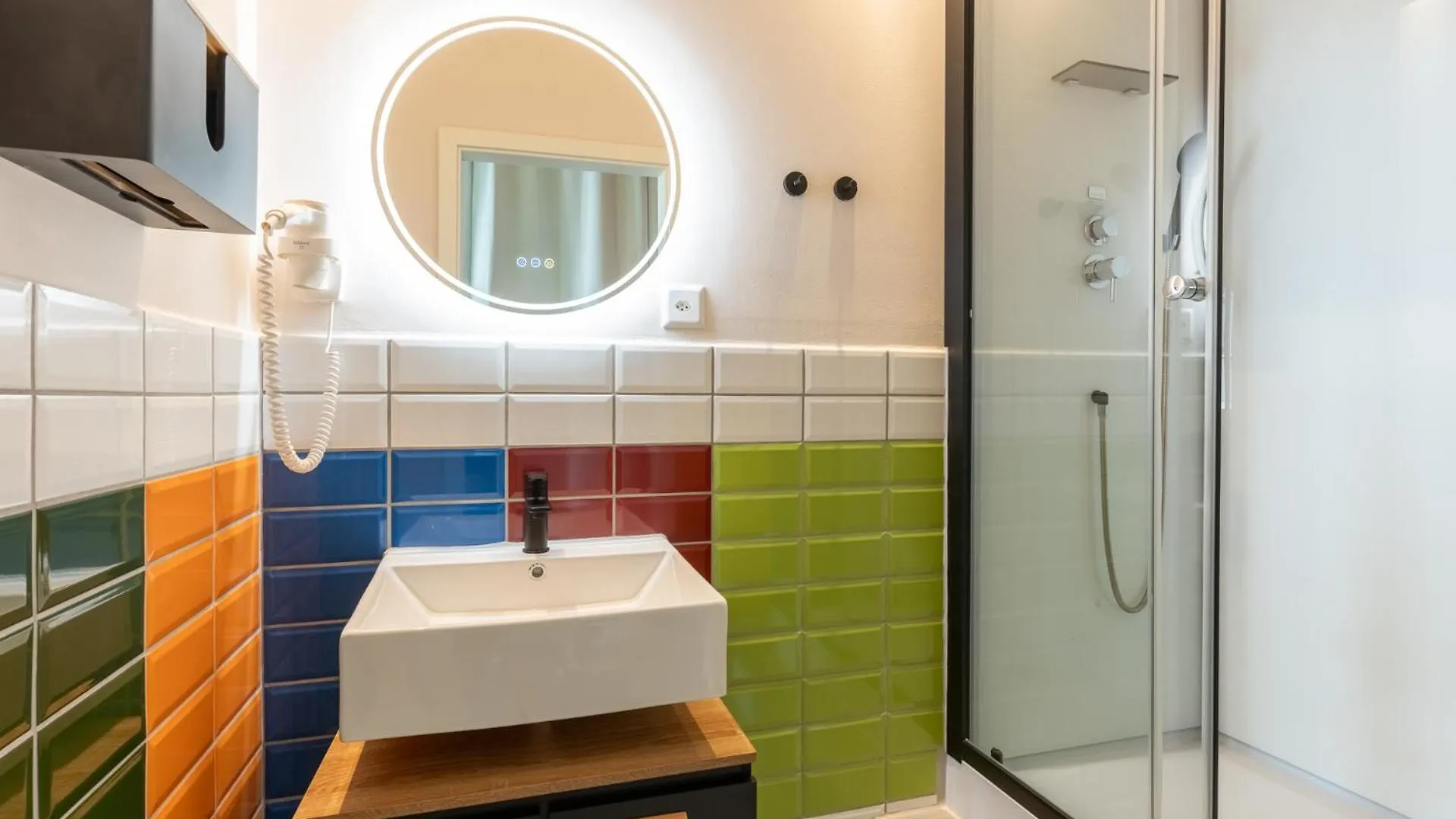 Mue Cubes - Capsule Hotel Basel