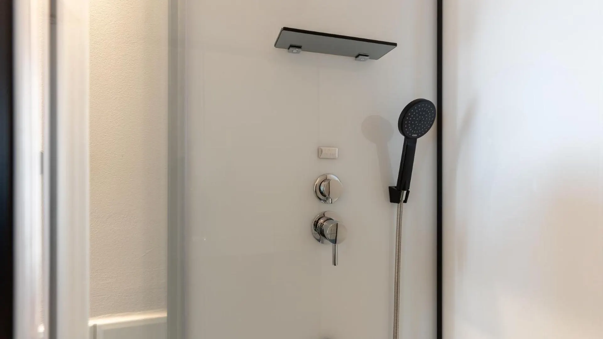 Mue Cubes - Capsule Hotel Basel Schweiz