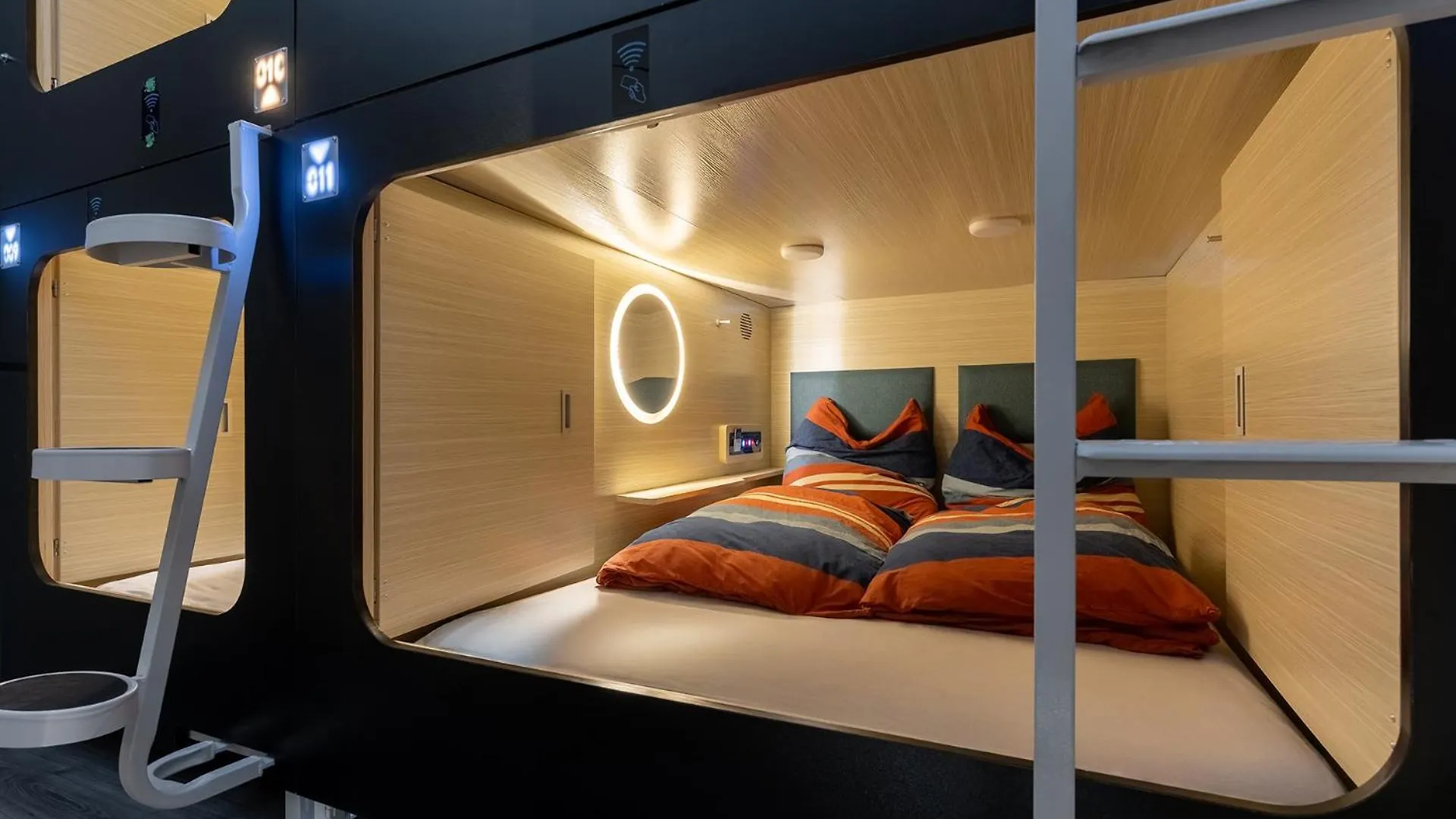 Mue Cubes - Capsule Hotel Basel